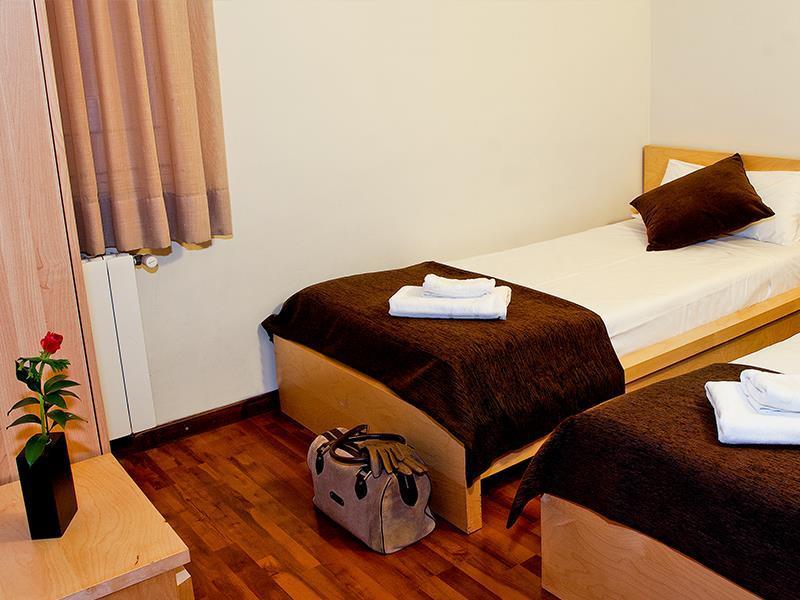 Apartamentos Turisticos Madanis L'Hospitalet de Llobregat Room photo