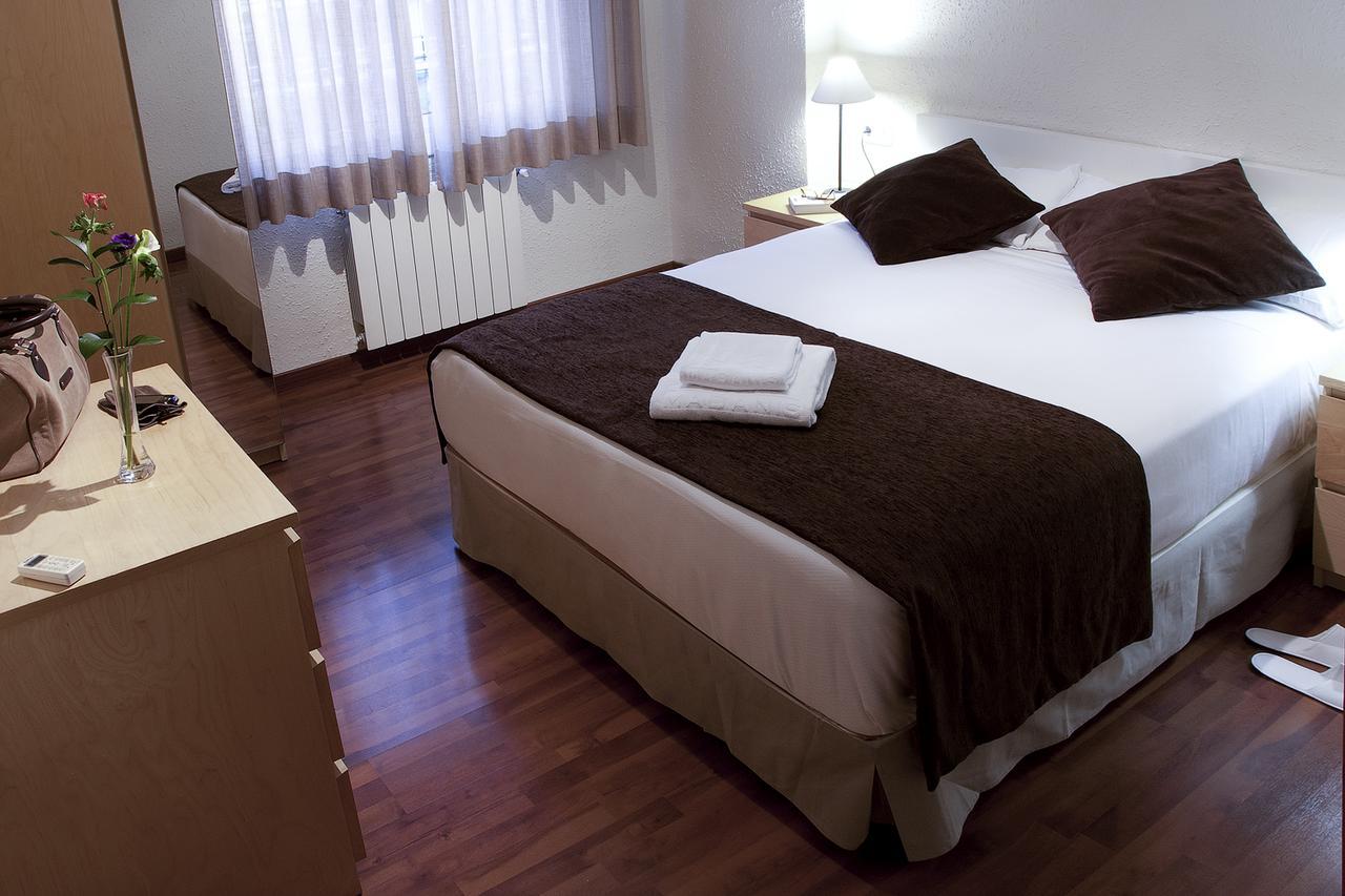Apartamentos Turisticos Madanis L'Hospitalet de Llobregat Room photo